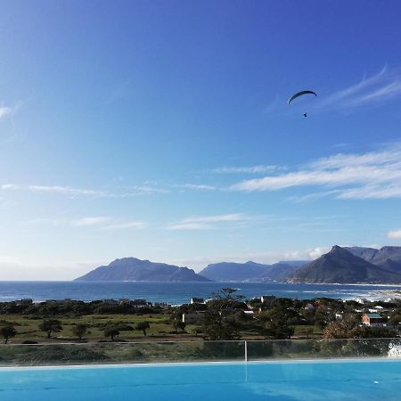 Mountain & Sea Apartments コメキー エクステリア 写真