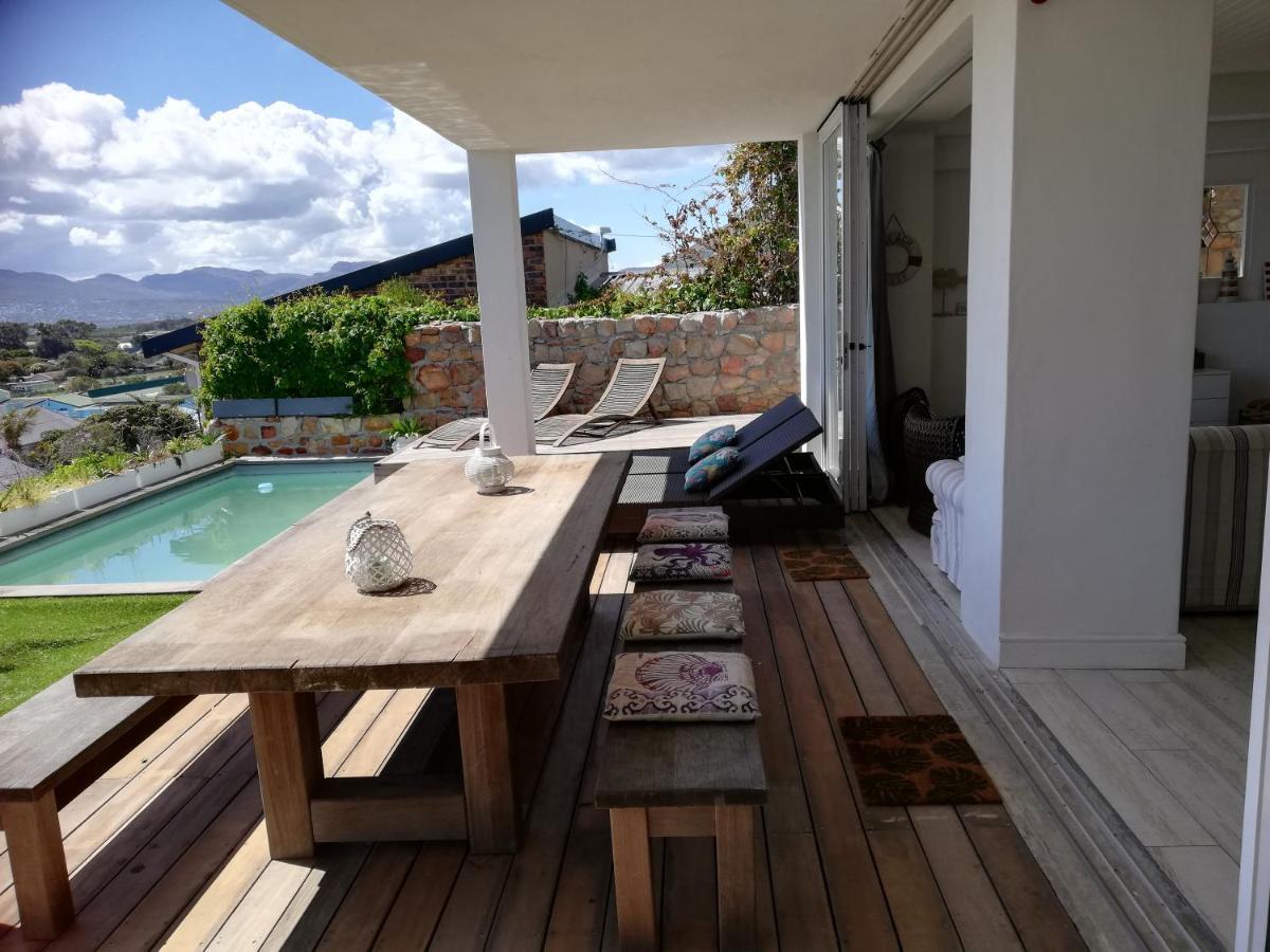 Mountain & Sea Apartments コメキー エクステリア 写真
