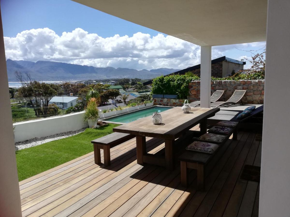 Mountain & Sea Apartments コメキー エクステリア 写真