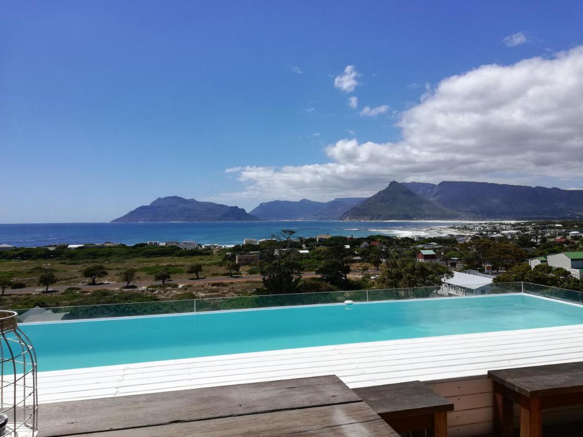 Mountain & Sea Apartments コメキー エクステリア 写真