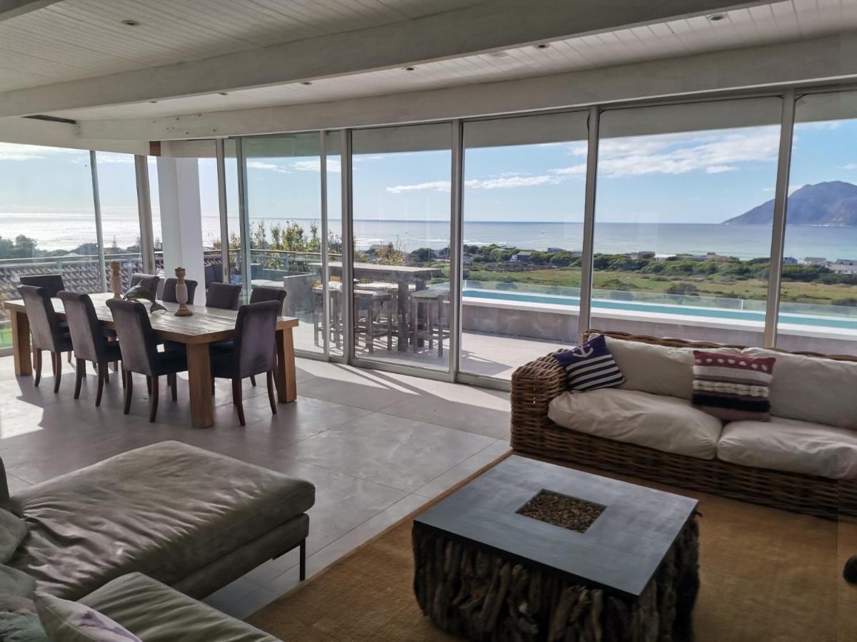 Mountain & Sea Apartments コメキー エクステリア 写真