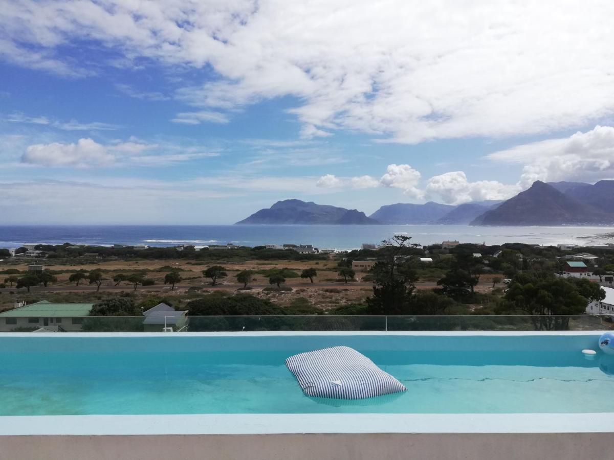 Mountain & Sea Apartments コメキー エクステリア 写真