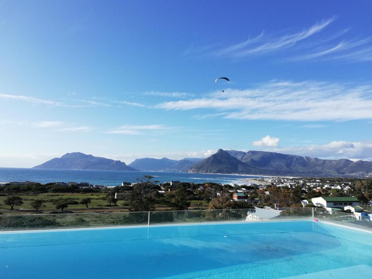 Mountain & Sea Apartments コメキー エクステリア 写真