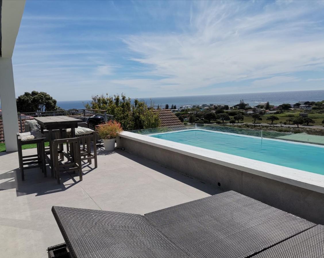 Mountain & Sea Apartments コメキー エクステリア 写真