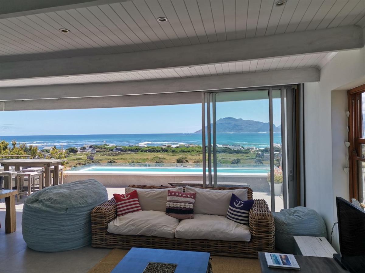 Mountain & Sea Apartments コメキー エクステリア 写真