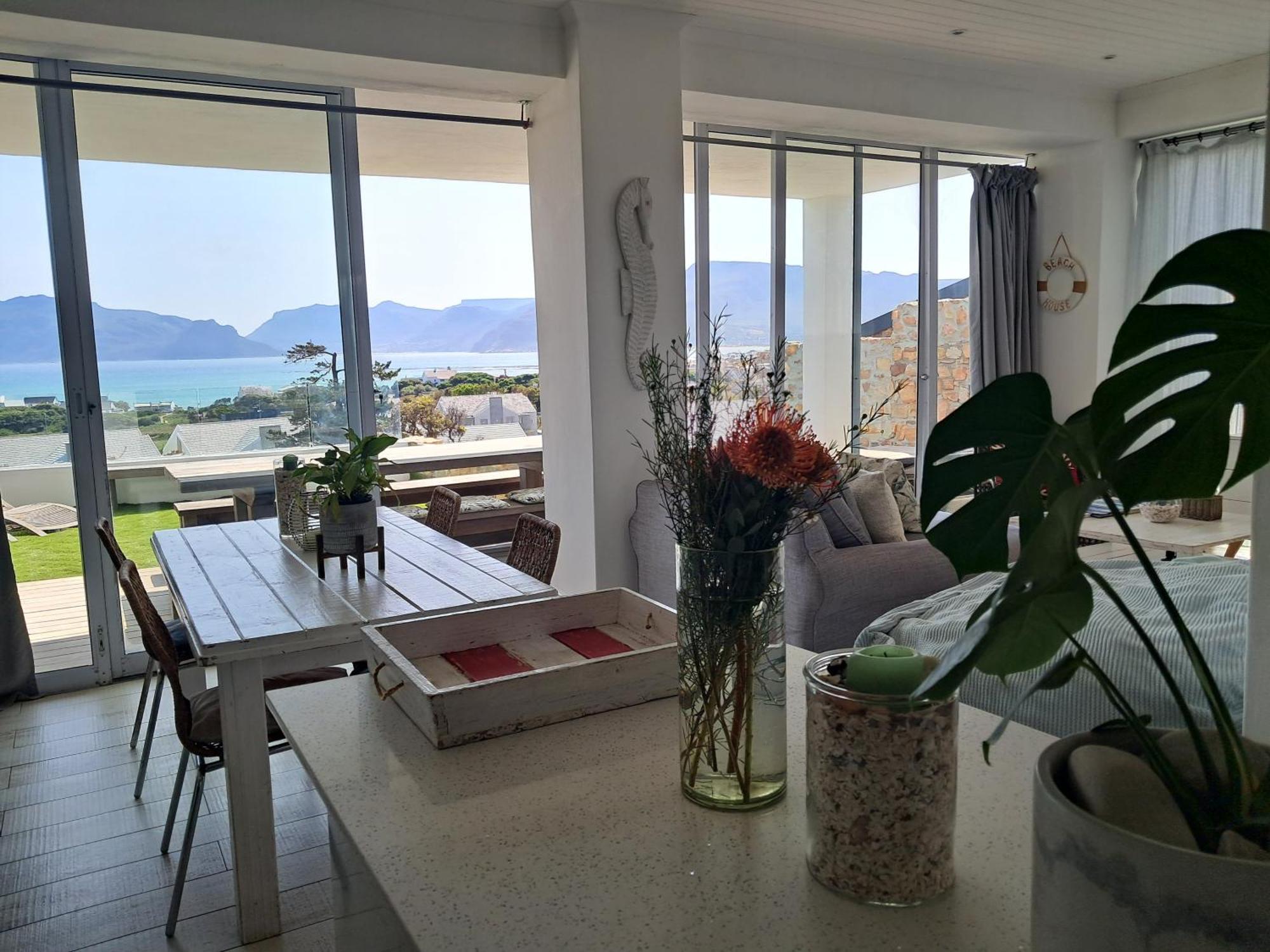 Mountain & Sea Apartments コメキー エクステリア 写真