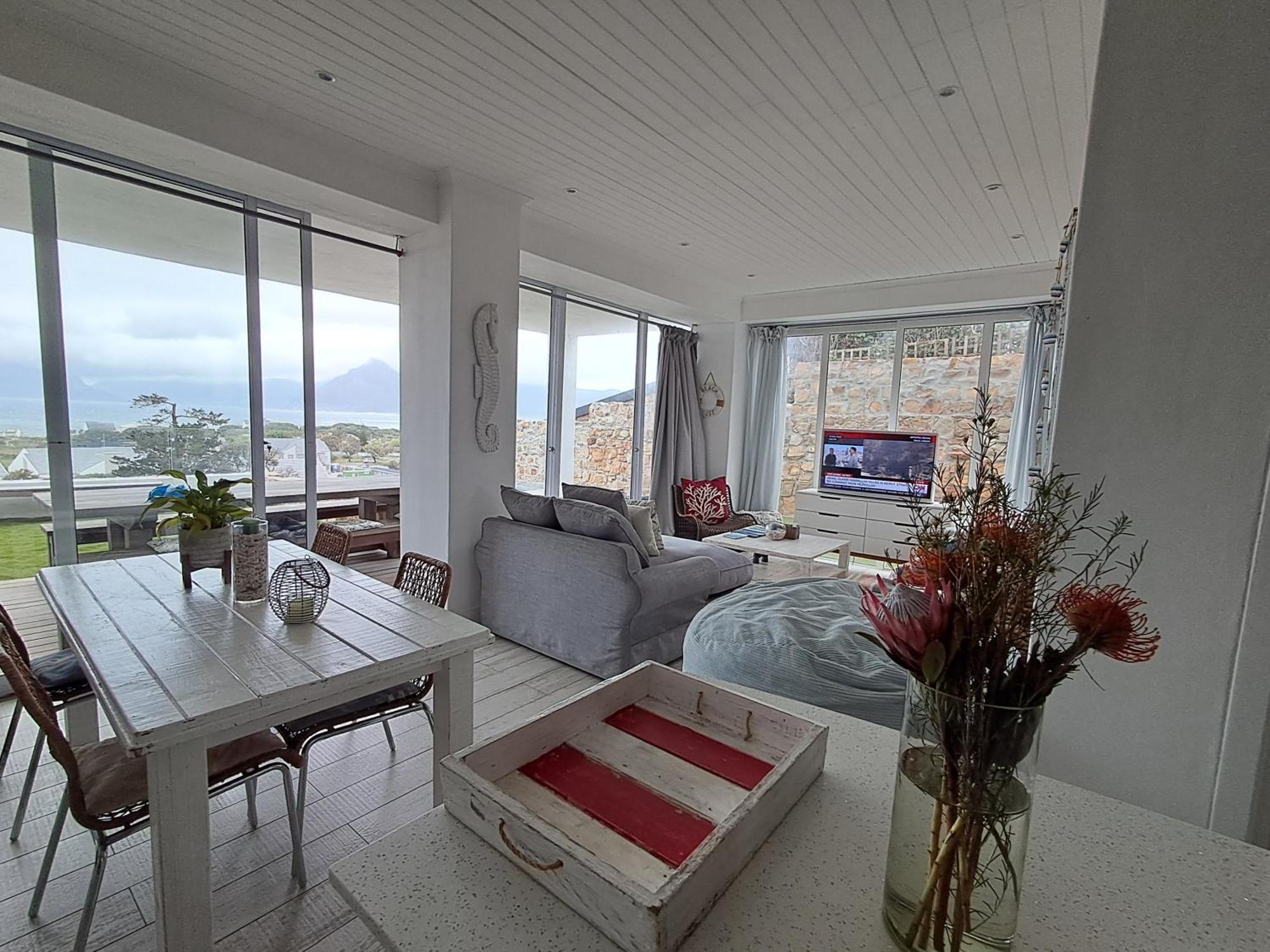 Mountain & Sea Apartments コメキー エクステリア 写真